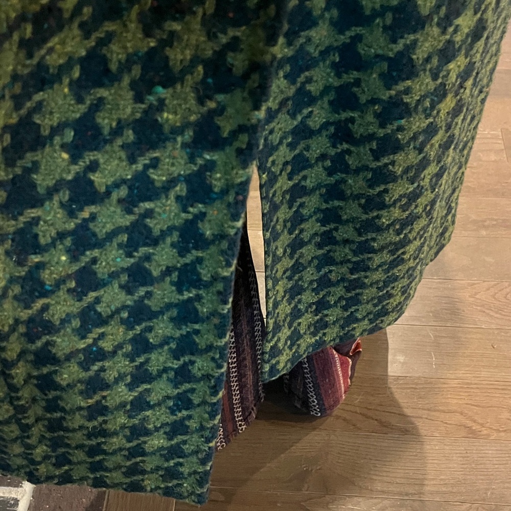 Oilily Houndstooth Wool/Carpet Coat 
42 or M-L - Picture 12 of 17